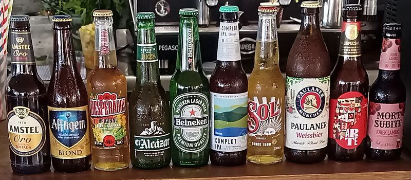 Algunos clientes nos consideran la mejor cerveceria de Fuengirola, aunque siempre lo dicen despues de haberse tomado varias.