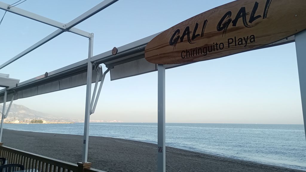 Las mejores vistas a la playa de Fuengirola desde la terraza de nuestro resturante.
